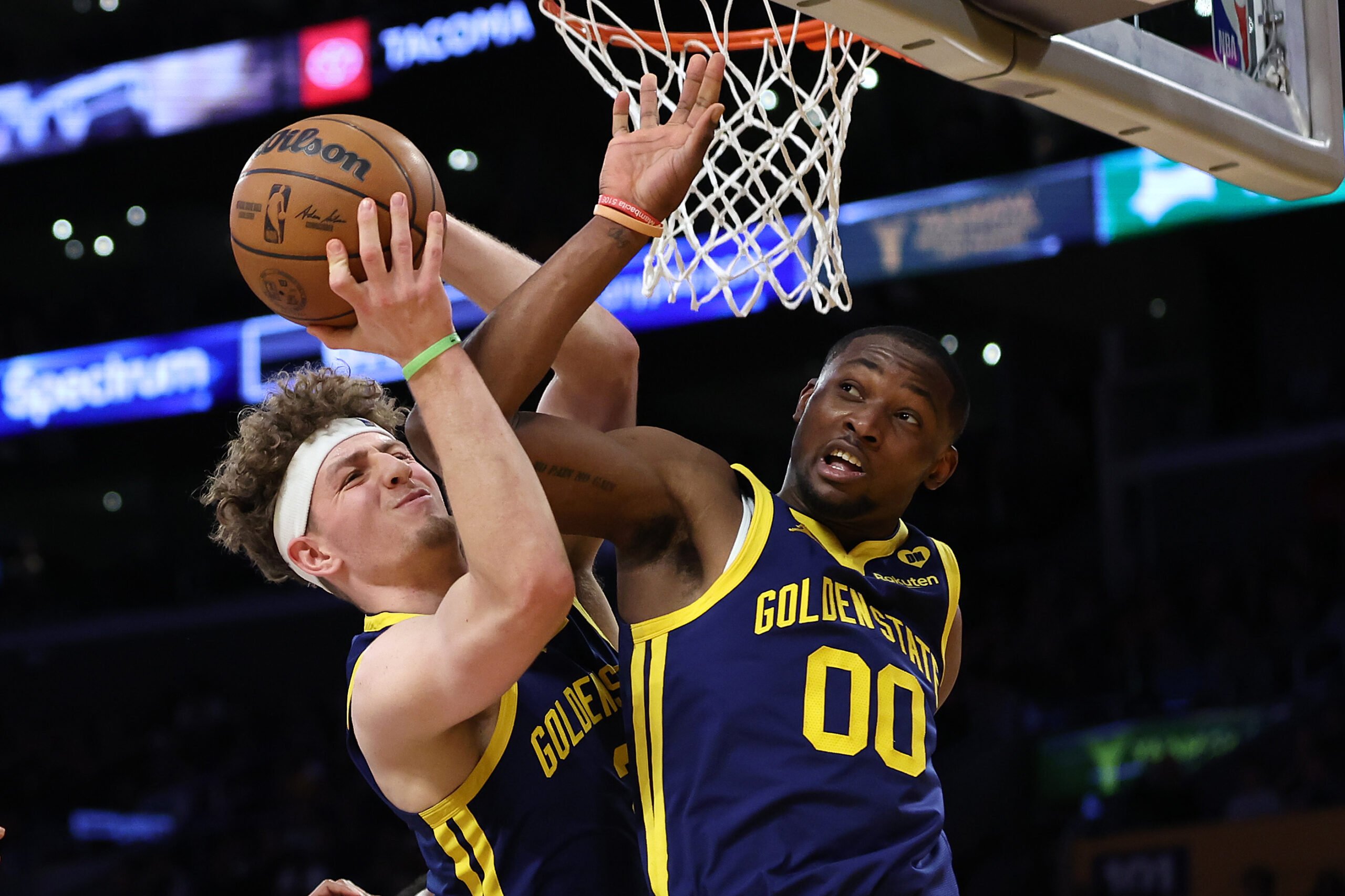 Golden State Warriors v Los Angeles Lakers